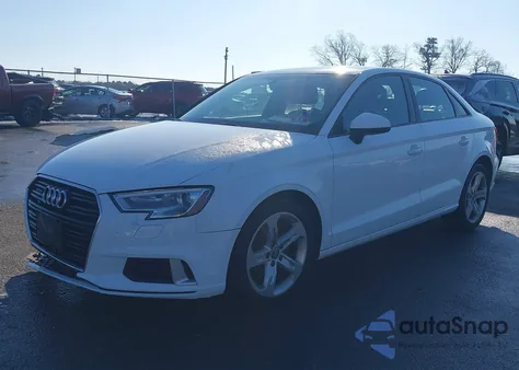 2018 Audi A3 2.0T Premium/2.0T Tech Premium z USA, uszkodzony, nr VIN WAUB8GFF6J1007176